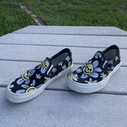 VANS Classic Slip-On Skate Shoe Trippy Grin Flower Black Sneaker