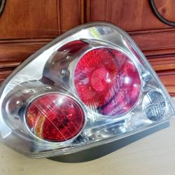 Nissan Altima  Rear Right Passenger Side Tail Lamp