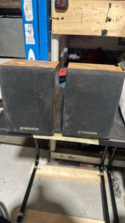 Pioneer Bookshelf