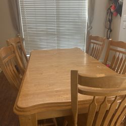 Wood Expandable Dining Table + 5 Chairs 