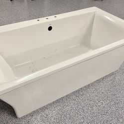 Kohler Free Standing Bathtub