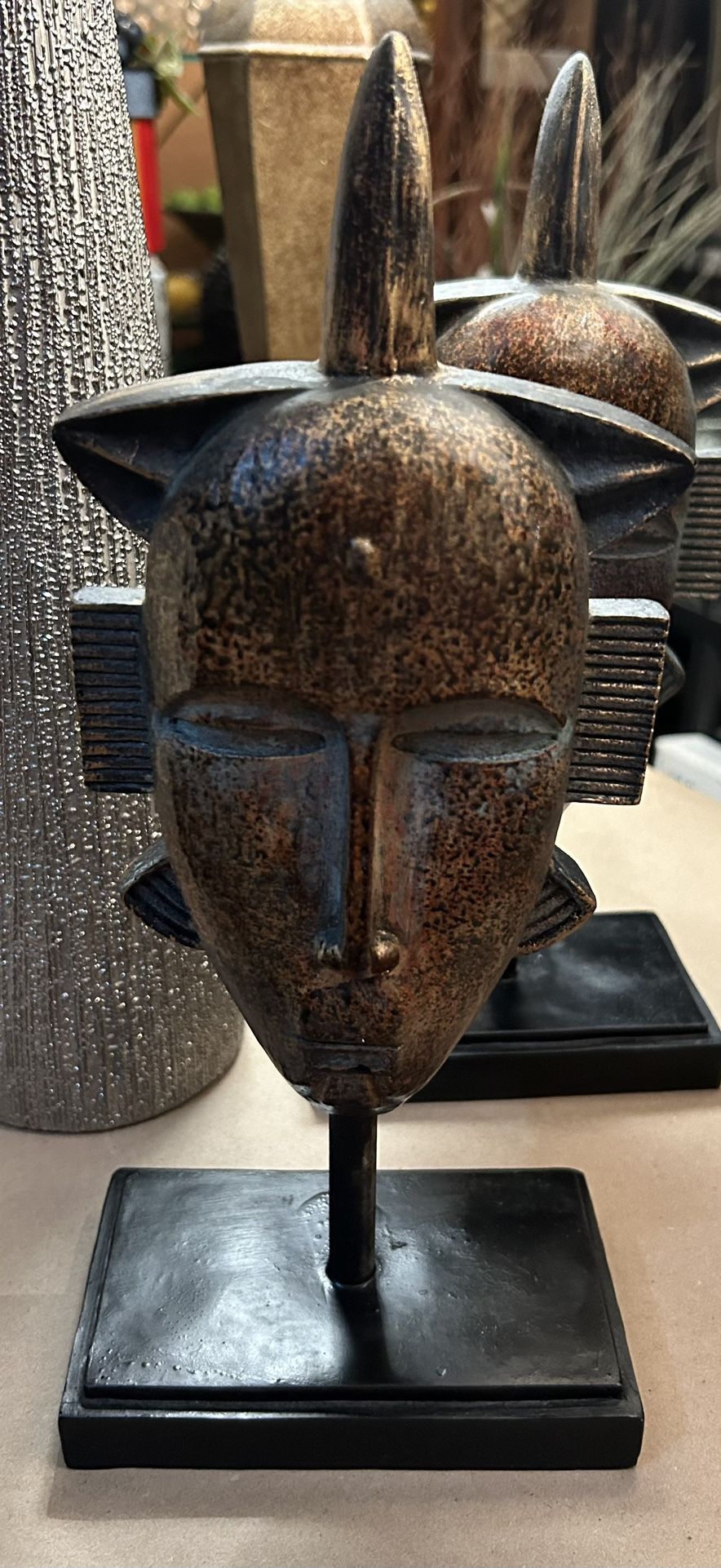 African Art On Stand 