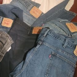 Jeans 8 pairs of Men's jeans, 2 pairs of  Arizona jeans size ,- 42x32 ,1 pair of Levi's Strauss-40x32  , 5 pairs of  Levi's 569 size - 40x32 all jeans