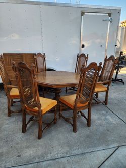 Dining table with 2 Inserts and 6 Chairs for Sale in Manteca