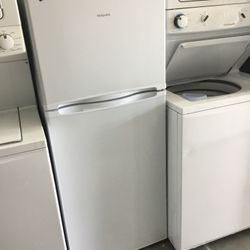 Frigidaire 10 Cubic Feet Top Freezer Refrigerator 