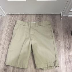 Dickies Khaki Shorts 32/32