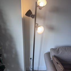 Standing Lamp + 3 bulbs