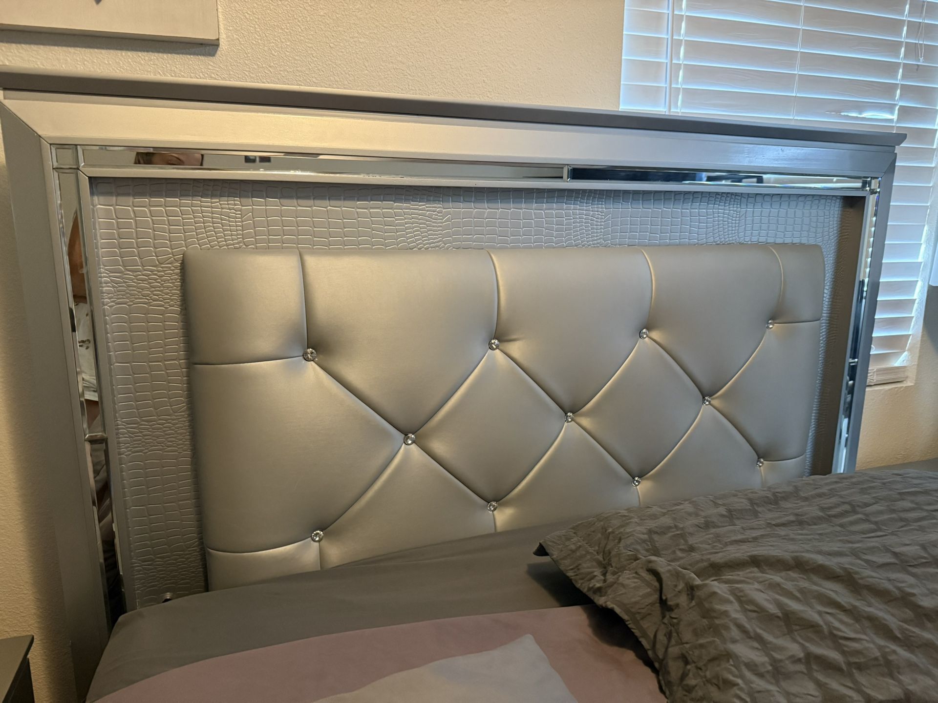 Queen bedroom Set