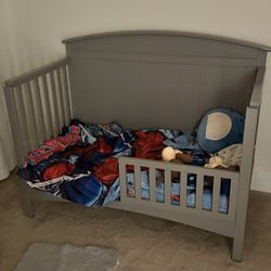 Crib/toddler Bed W/ Mattress And Changing Table 