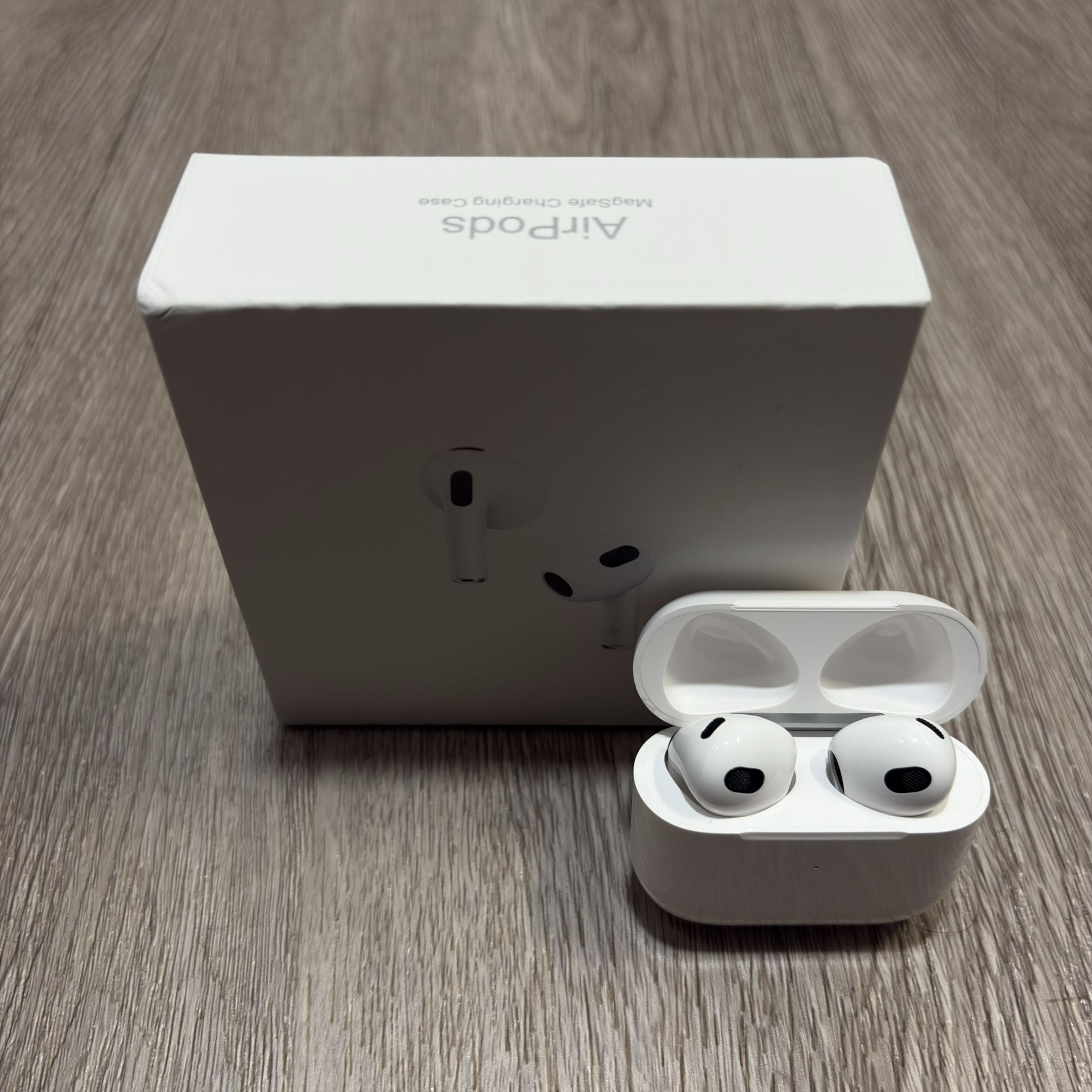 Wireless AirPods (Generation 3)
