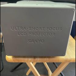 Sanyo Ultra Short Throw Projector 