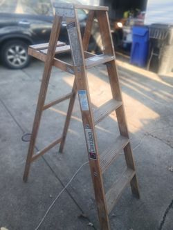 Wood Ladder 5 Feet 