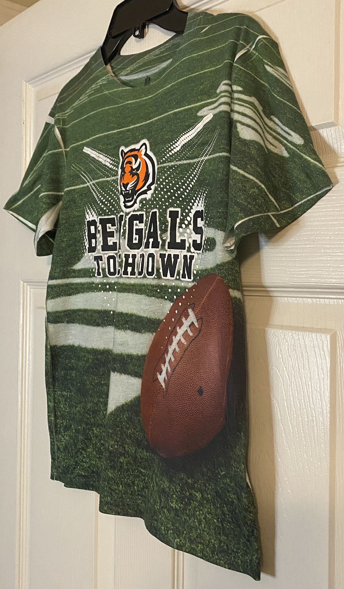 Cincinnati Bengals Mens Large T Shirt for Sale in Riverview, FL - OfferUp