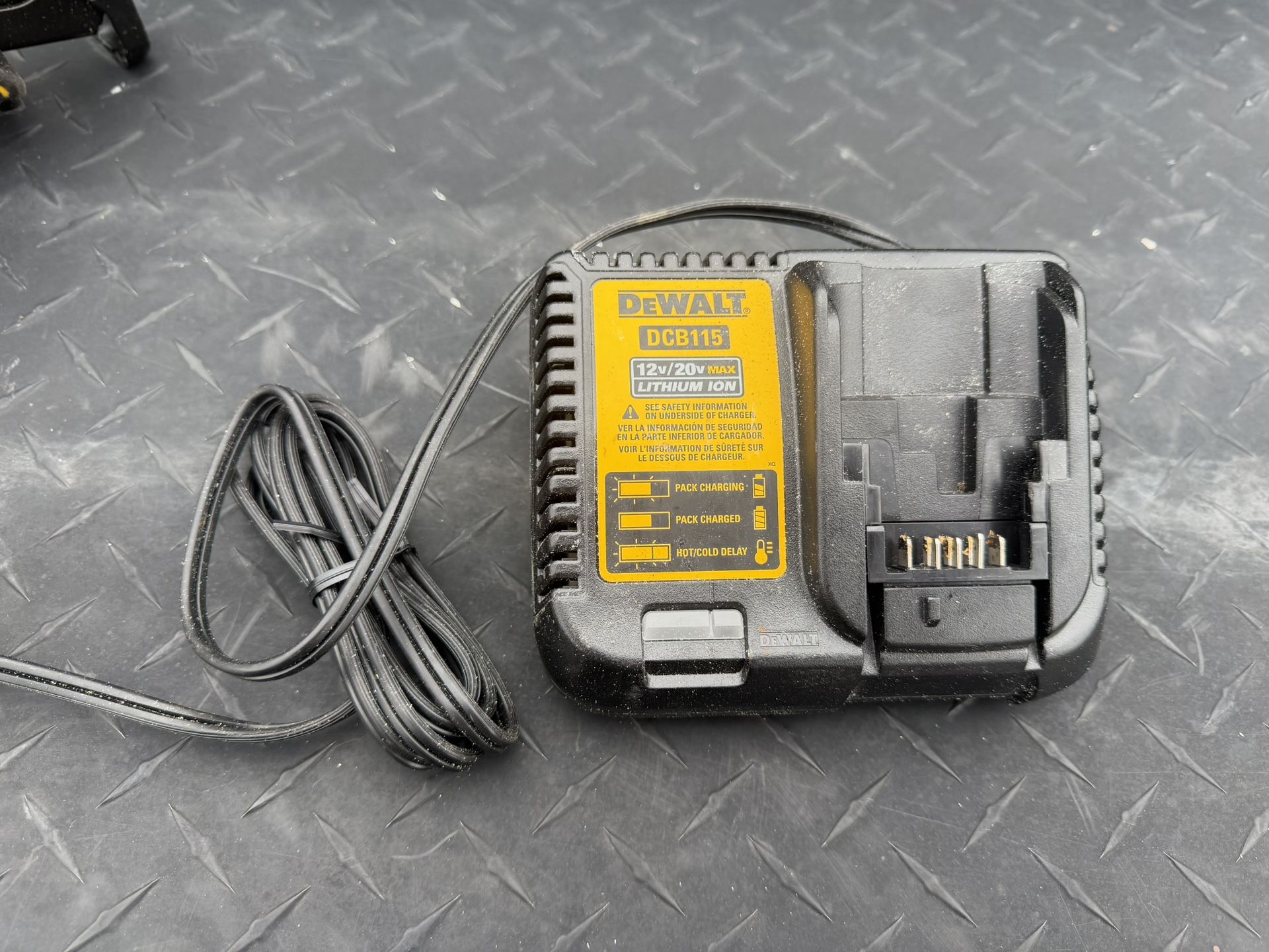 DEWALT DCB115 12V-20V MAX Lithium-Ion Battery Charger  (new) (Read ad before messaging)