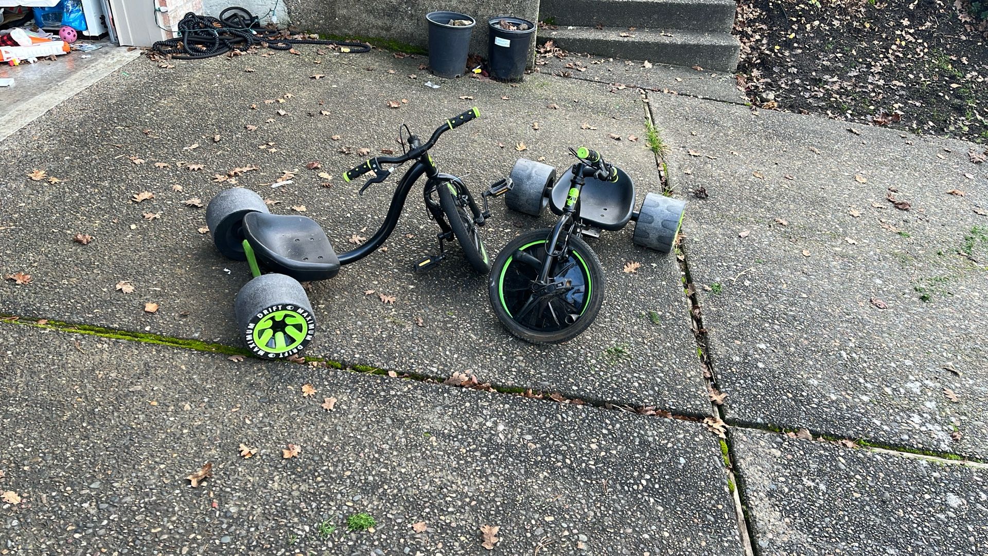 Two Maximum drift Big Wheels