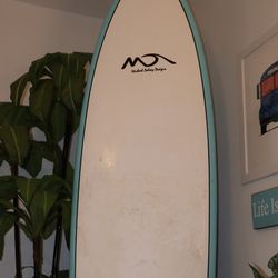 Michael Dolsey Designs Surfboard – Great Condition