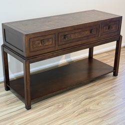 Foyer/entrance furniture.