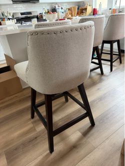 4x Swivel Barstools
