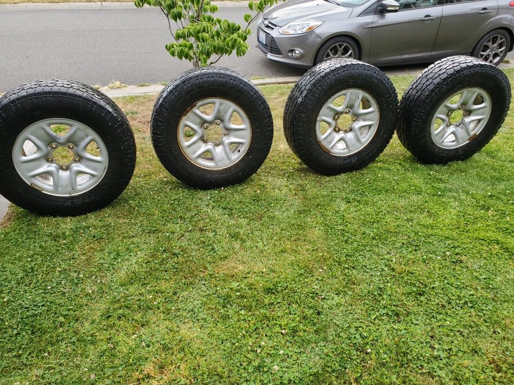 Toyota Tundra rims W/TOYO tires