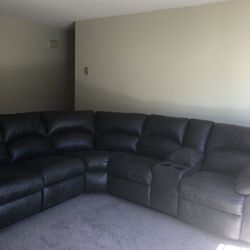 Sectional With 2 Recliners Very nice Practically New