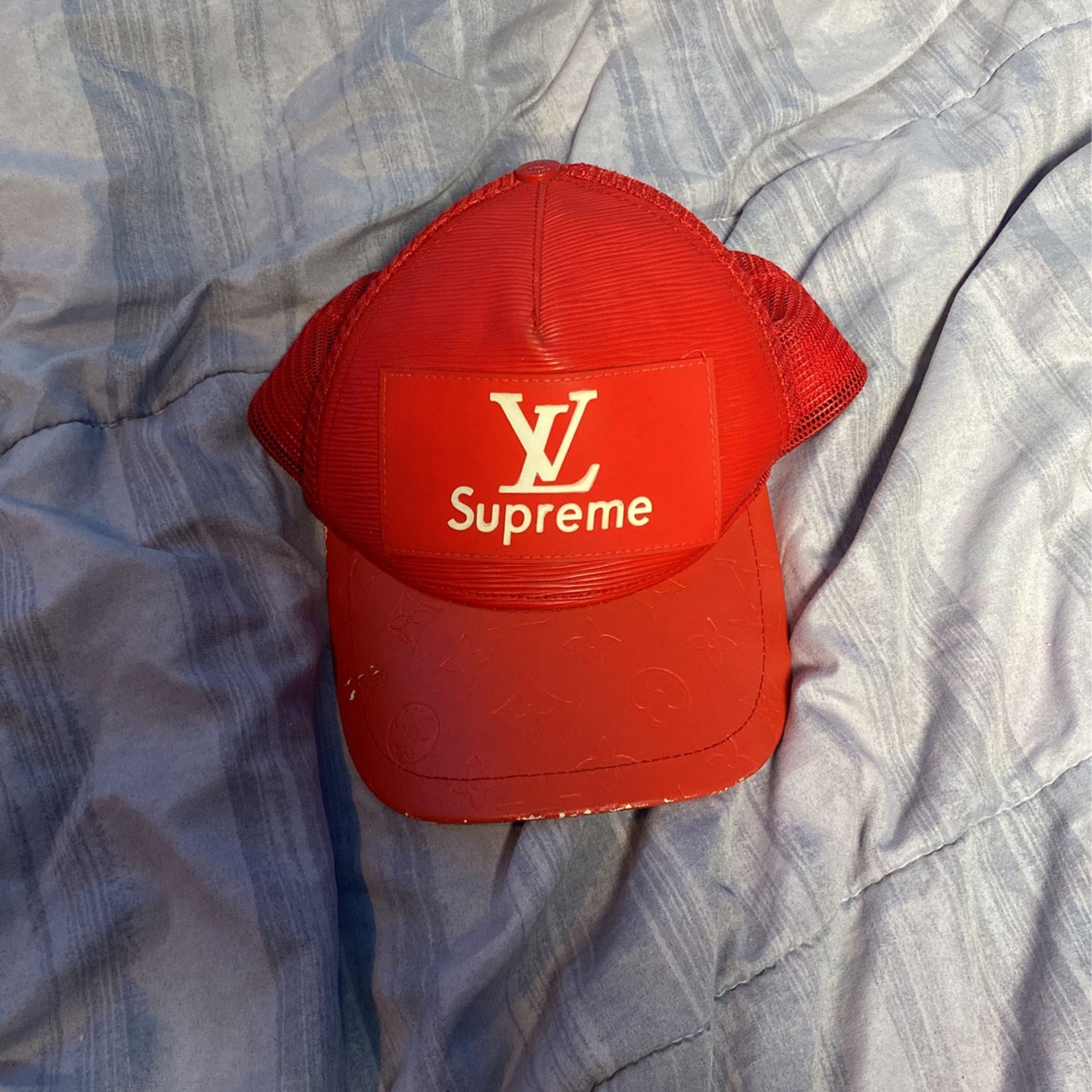 Lv Supreme Hate Have scratches on the front 