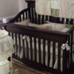Convertible crib (crib to toddler bed to full size bed) plus matching dresser