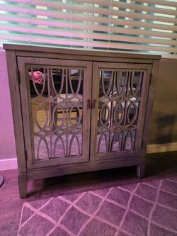 Mirrored cabinet