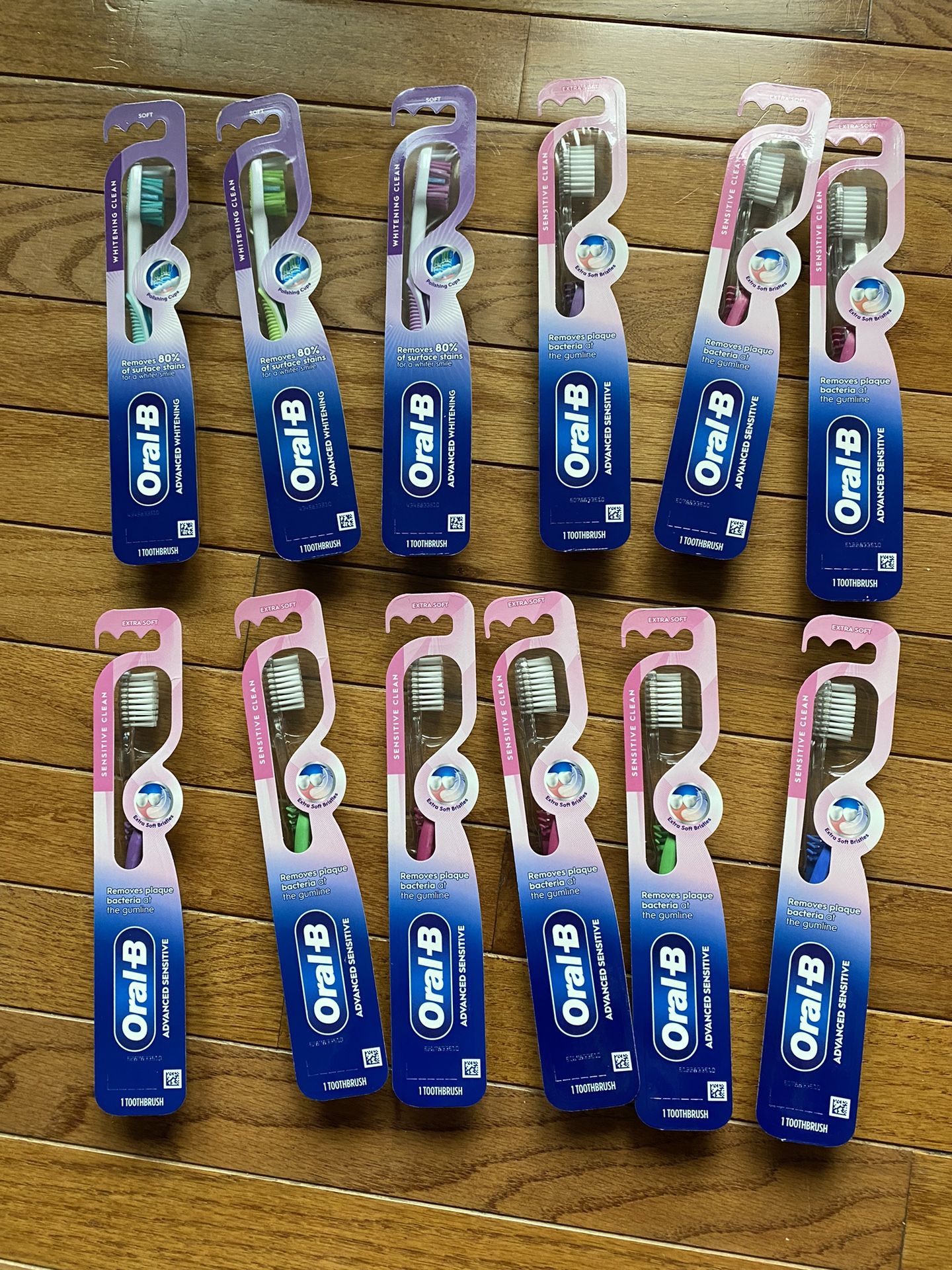 Lot of 12 toothbrush