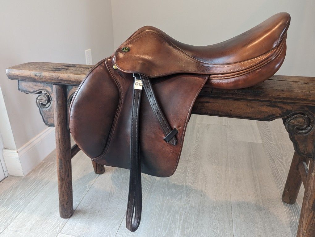 Prestige La Selleria 17" Jump Saddle With Stirrup Leathers