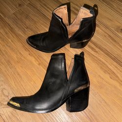 Jeffrey Campbell Cromwell Booties - size 7