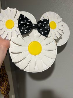 lounge fly daisy bag