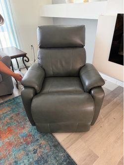 Recliner like new!