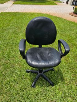 Desk Chair on rollers