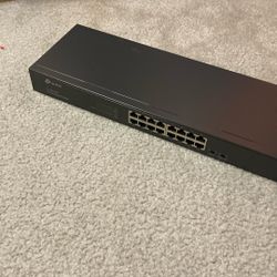 16  Port Gigabit Tplink Wifi Gatway Switch (POWER CABLE NOT INCLUDED)