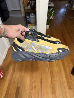Yeezy 700 Size 10