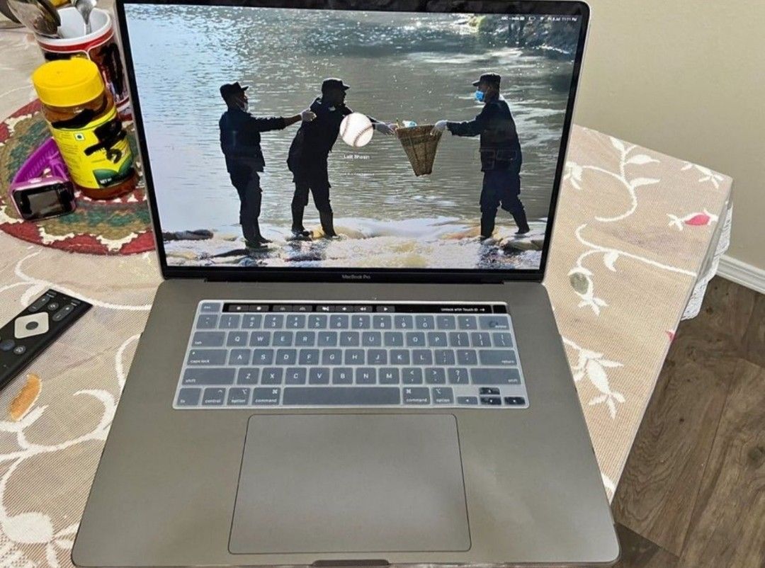 MacBook Pro Core i7 9th Gen