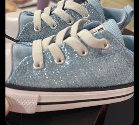 Converse Chuck Taylor Glitter Low-Top Sneakers