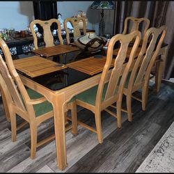Solid Wood Carved Custom Family Kitchen Table Set Dining Room Table & Chairs Set