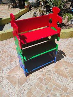 Kids shelf wood