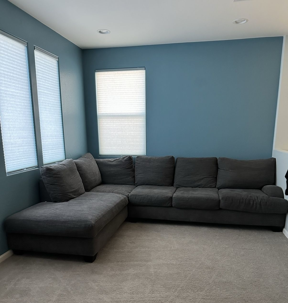 Dark Gray Sectional Couch – Clean, Comfy & Spacious