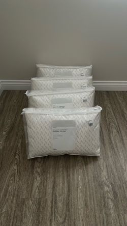 20x28 Nordstrom/Nordstrom Rack 95% waterflow feathers, 5% down standard bed pillows