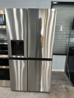 ❄️ LG Side-by-Side Refrigerator for Sale! ❄️