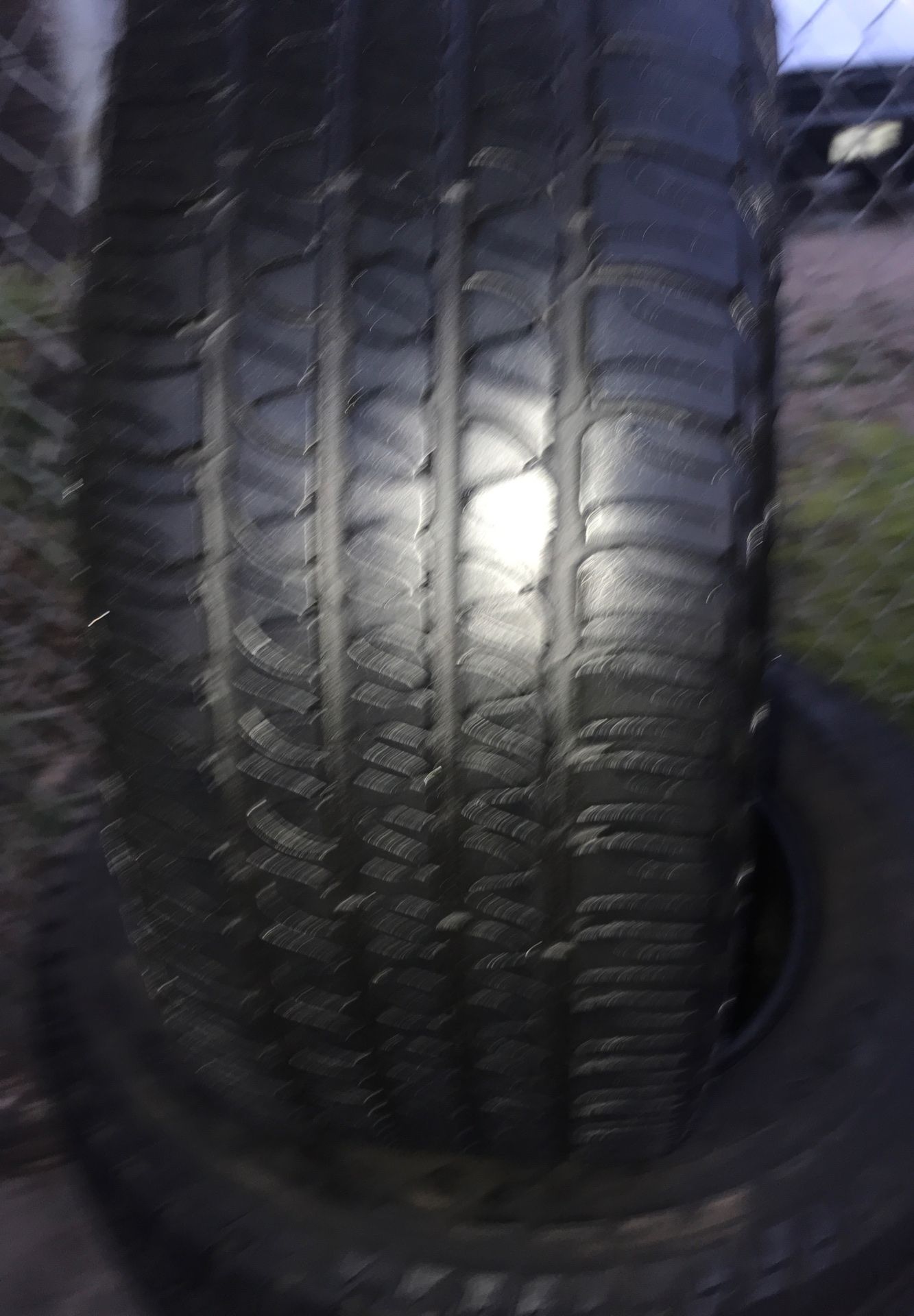 Set Goodyear Fortera 245/65/17 semi new 260