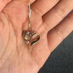 10k Gold Necklace With Diamonds 