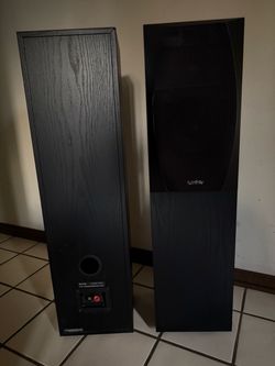 A pair of Infinity Entra Two floor-standing speakers (USA)