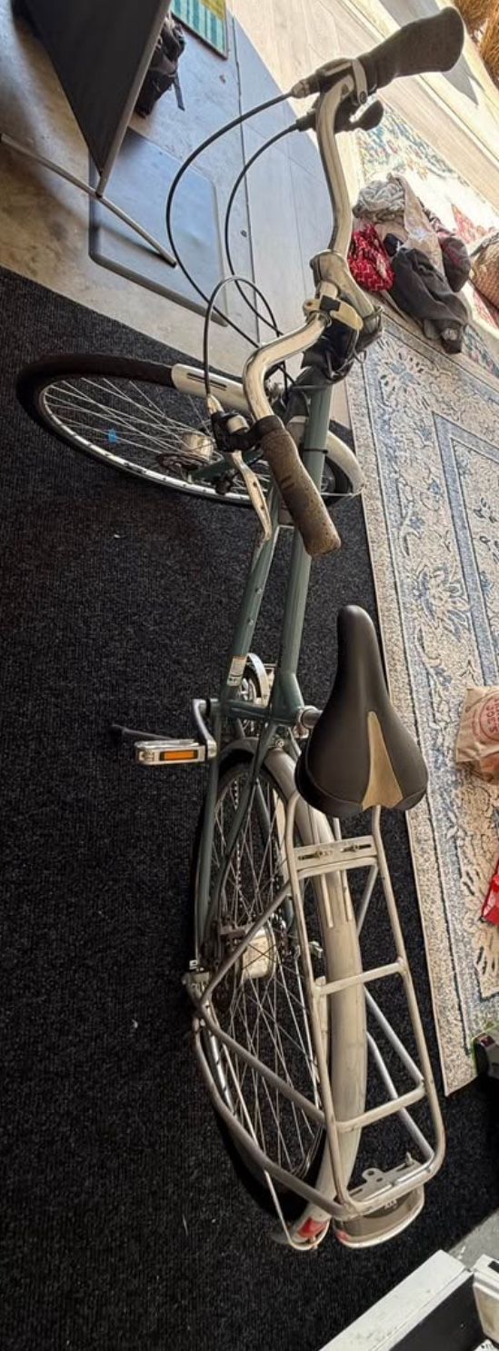 Hybrid Commuter Bicycle