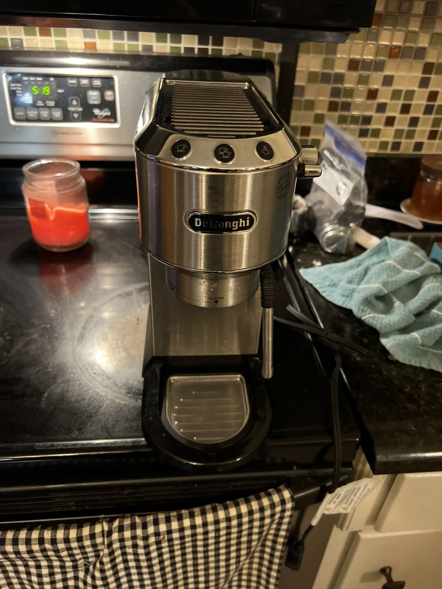 DeLonghi espresso Machine With Frother 