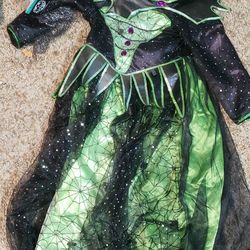Is Halloween costume size 7/8