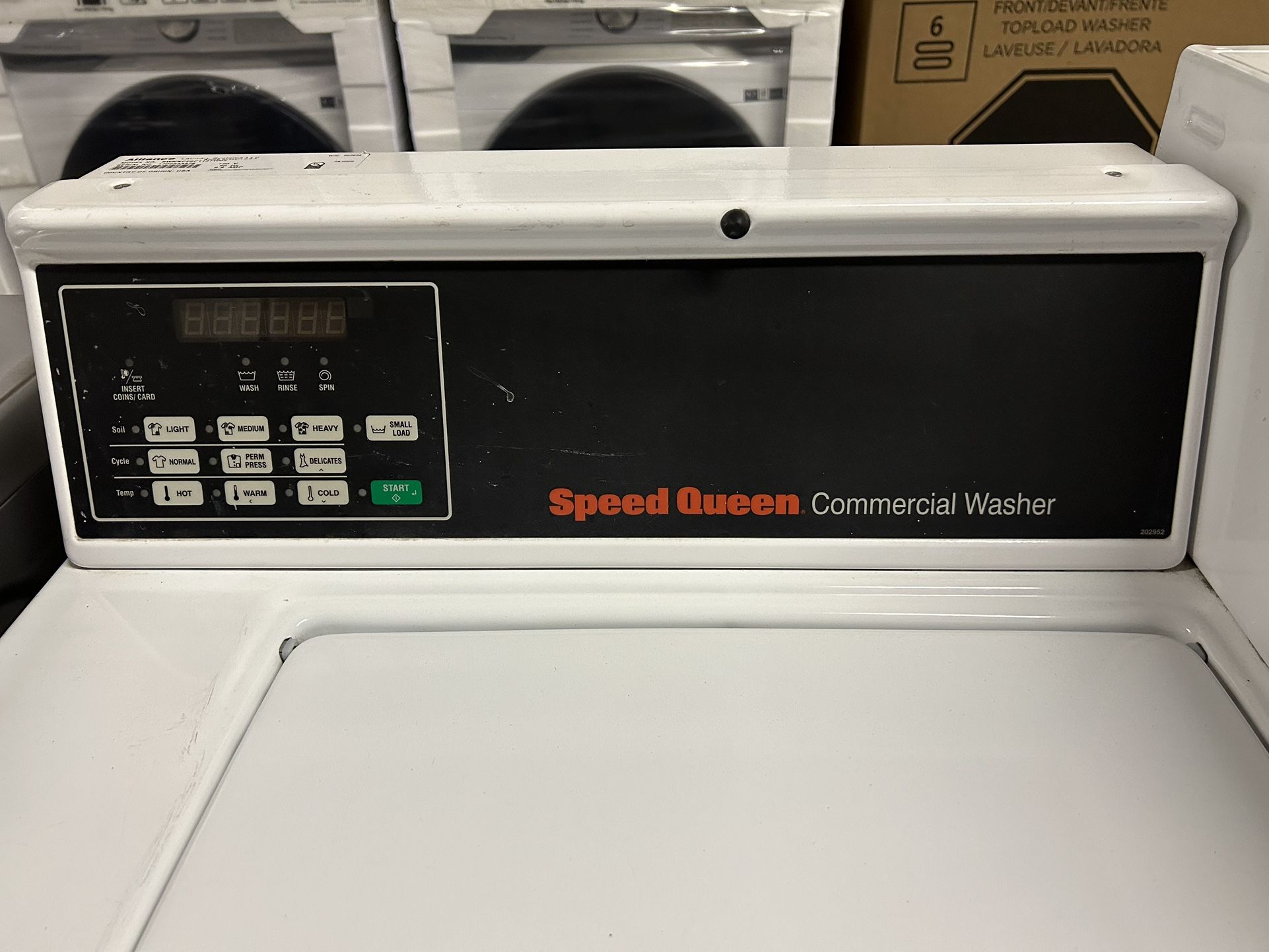 COINS OPERATED SPEED QUEEN COMMERCIAL HEAVY DUTY WASHER LIKE NEW