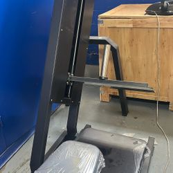 Plate Loaded Kickback 